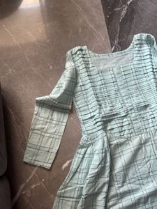 Elegant Long Sleeve Checked Kurta