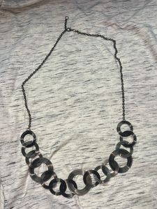 Statement Metallic neckpiece