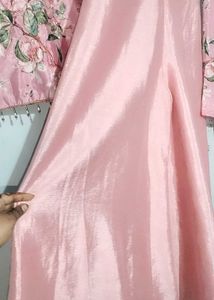 Beautiful pink 🩷 three piece 🩷✅