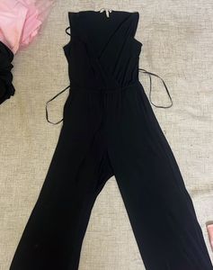 Chic Black Sleeveless Dress