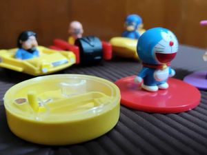 6 cadbury gems toys