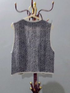 Chic Floral Sleeveless Blouse