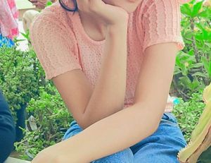 Soft pink textured crop top !