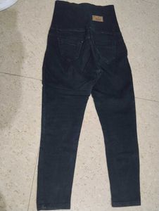 Stylish Dark Wash High-Waisted Jeans