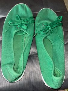 max Woman Solid Lace-up Casual Shoes