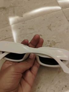 Stylish White Rectangular Sunglasses
