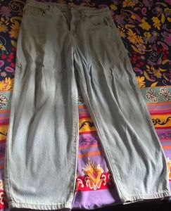 Light Wash Baggy Jeans