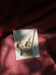 Floral Necklace &amp; Earring Set