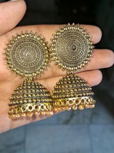Combo of 4 jhumke with freebies 1 ring &amp; scruchie