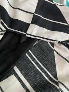 Chic Geometric Print Midi Dress