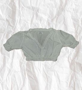v neck white puff crop top