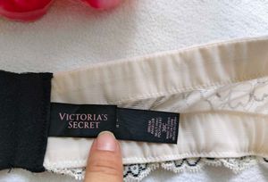 Victoria's secret : Elegant Strapless Lace Bra