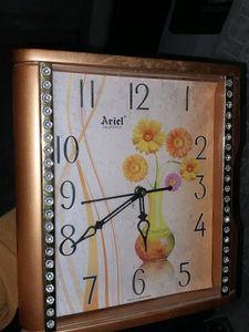 Ariel Quartz Clock