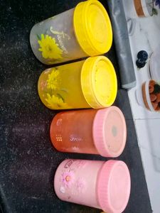 12 Kitchen Containers