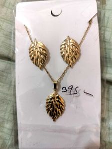 Anti tarnish Gold Leaf Necklace set