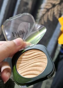 Plum there You Glow Highlighter 124 Miracle Bronze