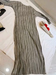 Elegant Striped Kurta with Delicate Neckline