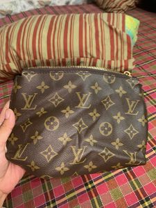 Louis Vuitton pouch Authenticity Not Verified
