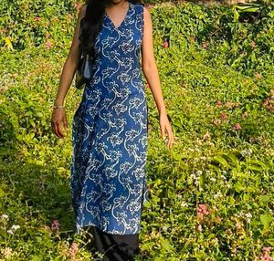 Blue &amp; White Floral Print Kurta