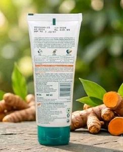 Himalaya Dark Spot Clearing Turmeric FaceWash
