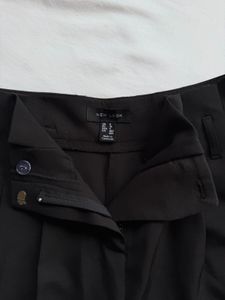New Look - Black High-Waisted Trousers (im