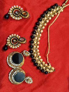 Elegant Black &amp; Pearl Beaded Necklace with 2 pair