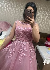 Beautiful Pink Lace Gown🎀🩷