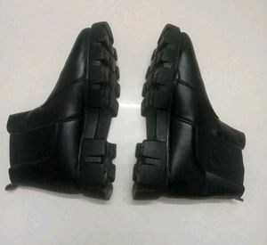 ✨ Chunky Black Chelsea Boots✨