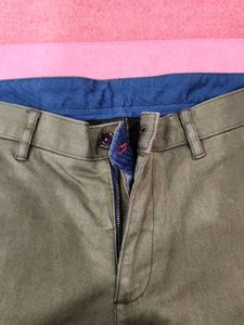 Men's olive Chinos