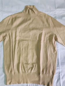 Beige woolen Sweatshirt for winters