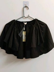 New chic Black Ruffle Top