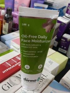 The Derma Co Oil-Free Daily Face Moisturizer