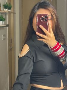 Black Cropped Shirt with Chained Sleeve