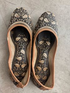 Embroidered Juttis - Traditional Footwear