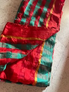 Red &amp; Green Checked Saree