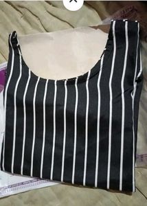 Chic Black &amp; White Striped Top