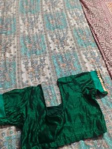 Stunning Green Saree with Geometric Pattern