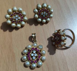 Elegant Pearl and Ruby Jewelry Set