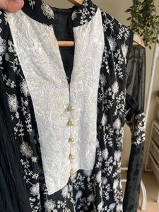 Elegant Black &amp; White Floral Kurta Set