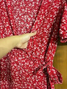 Chic Red Floral Wrap Dress