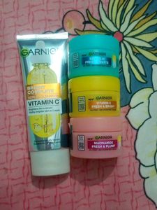 Garnier Vitamin C & Niacinamide Skincare Set