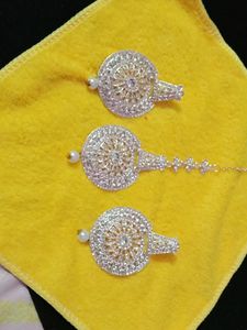 Mang Tika With Earrings