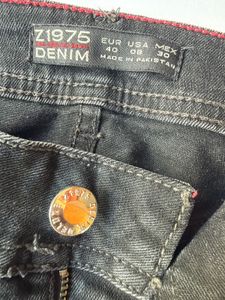 Stylish Dark Wash Straight Leg Jeans