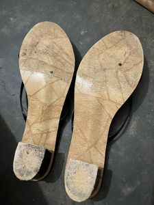 Chic Black Flip-Flops Sandals