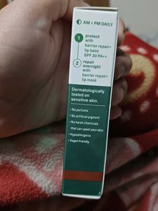 Simple Barrier Repair Hydrating Lip Balm