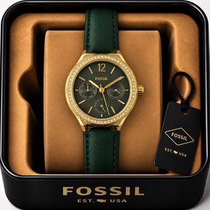 Fossil Elegant Chronograph-Style Leather Watch