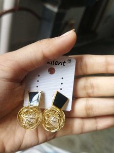 Stylish Metal &amp; Pearl Earrings Set