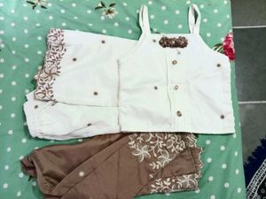 Cute White Top with Flower Embellishment