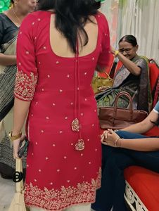Elegant Hot pink Embroidered Kurta