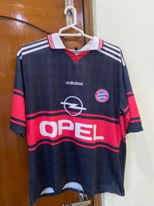 MATTHAUS BAYERN 97-98 HOME KIT